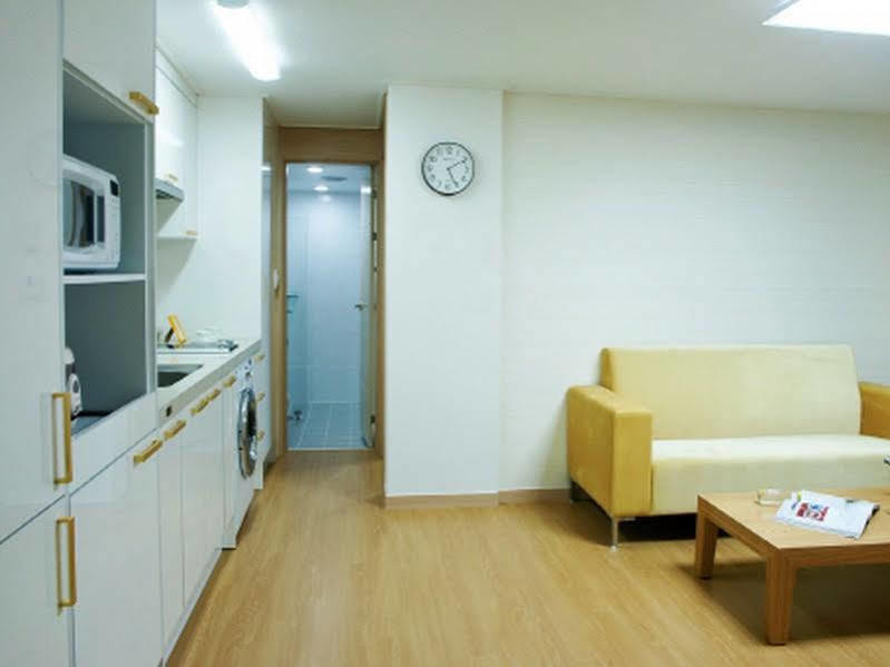 Jungmun Yegreen Residence Hotel Seogwipo Exteriör bild